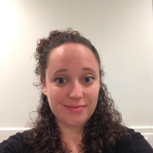 Meet your Posher, Nicole - Picture 1 of 1